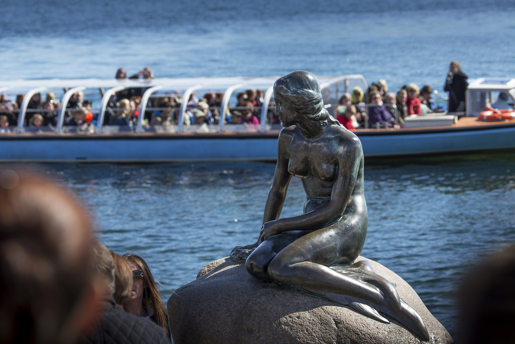 Den lille havfrue er blant Danmarks, og dermed også Nord-Europas est populære turistattraksjoner. Foto: News Oresund/flickr.com