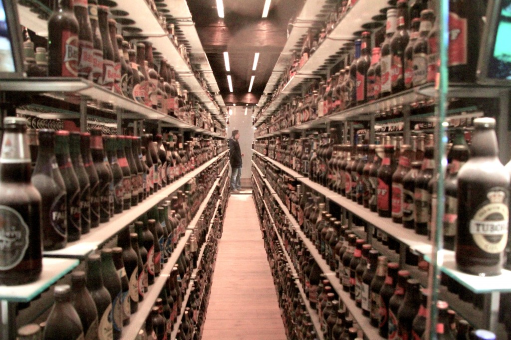 Carlsberg Museum er svært populært, og har verdens (!) største samling av ølflasker fra hele verden, sortert etter hvor i verden de kommer fra. Da de telte samlingen i 2006, kom de til 16384 flasker.