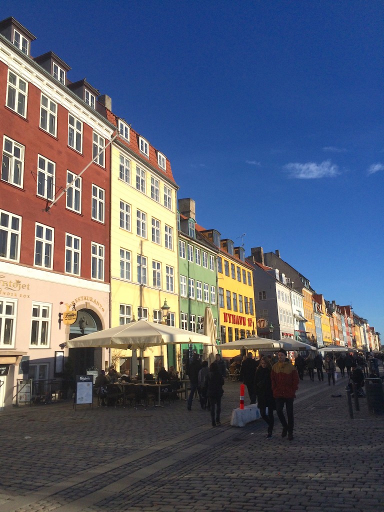 Mens de andre slektningene shoppet i København, og nøt vårsolen i Nyhavn. 