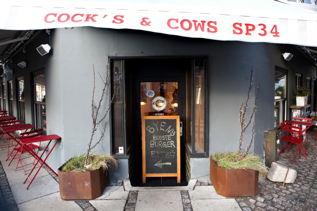 I tilknutning til hotellet finner du restauranten Cokc´s 6 cows - og her får du Københavns beste burger. 
