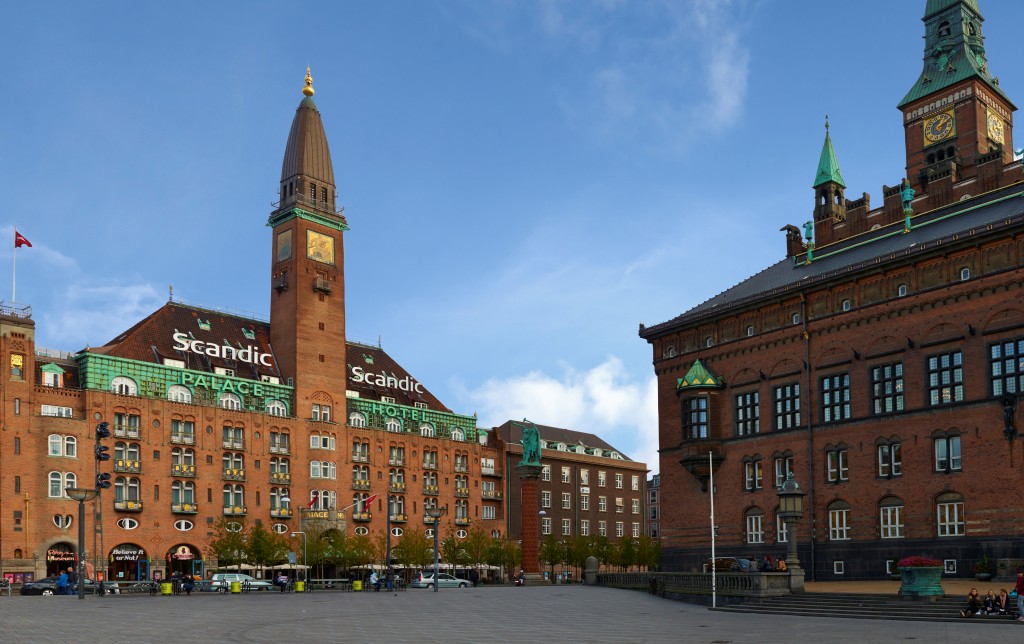 Hotellet har 169 rom, og en egen takterrasse med fantastisk utsikt over København.